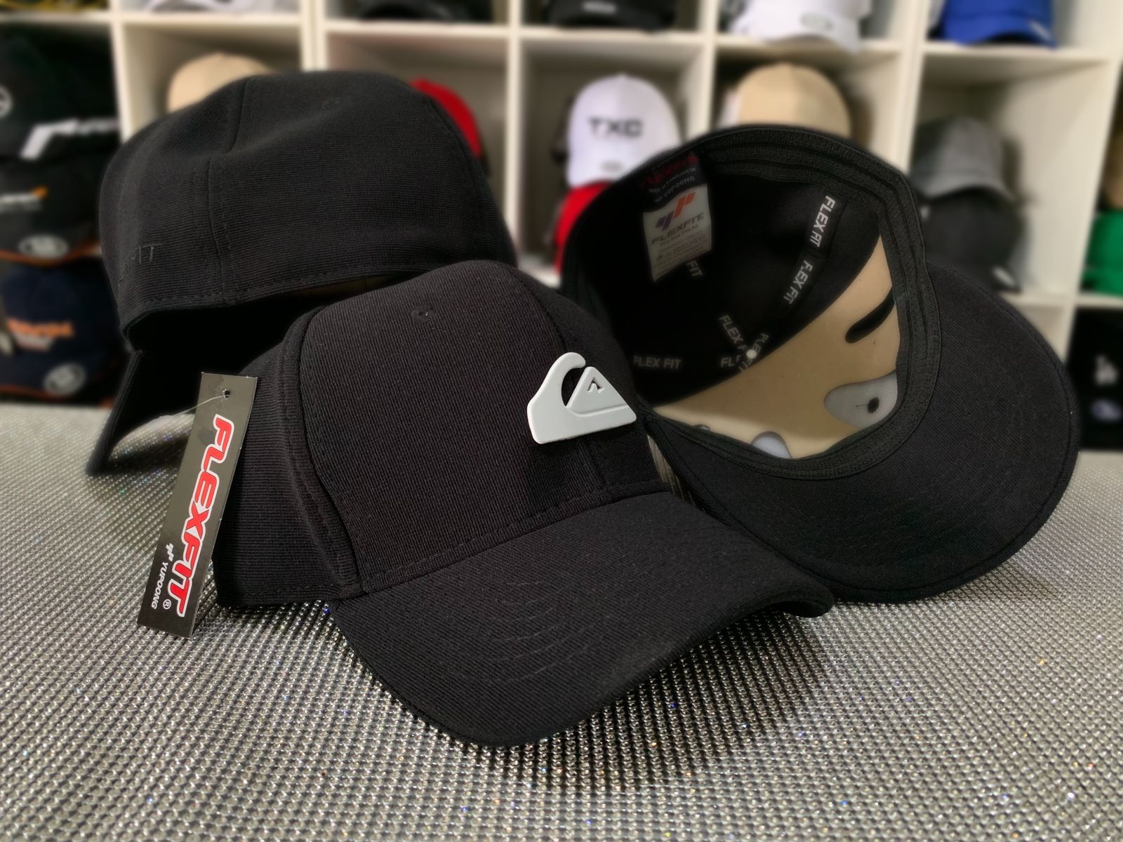 Boné Flexfit Quiksilver - PRETO/BRANCO